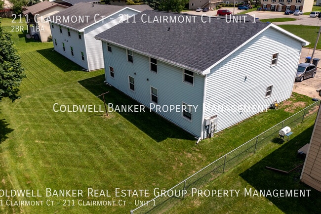 211 Clairmont Ct in Neenah, WI - Building Photo - Building Photo