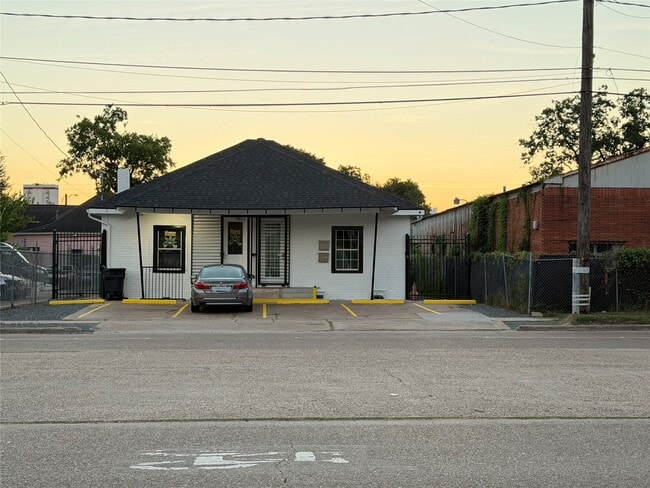 property at 304 Lockwood Dr