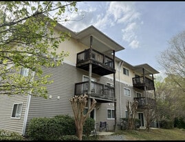 303 Smith Level Rd, Unit 32 in Chapel Hill, NC - Building Photo