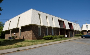 Spring Manor Apartments in Greensboro, NC - Building Photo