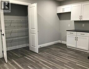 550b Bagot St in Essex, ON - Building Photo - Building Photo
