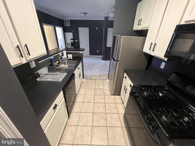 4870 Eisenhower Ave in Alexandria, VA - Building Photo - Building Photo