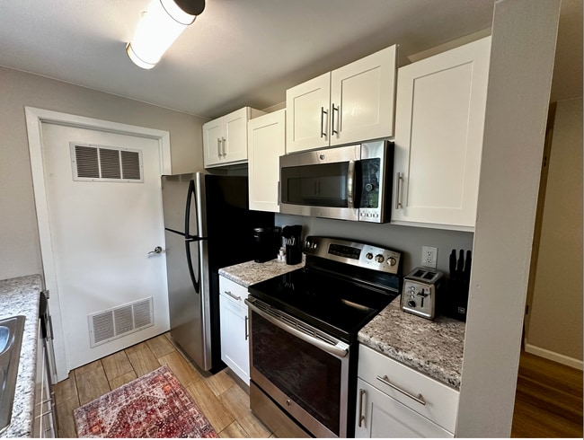 5801 Williamsburg Way, Unit 5803 in Fitchburg, WI - Building Photo - Building Photo