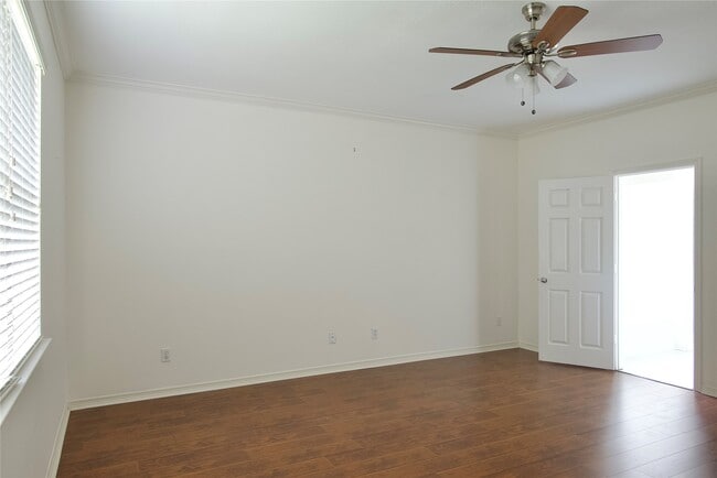 property at 2023 Creek Run Dr