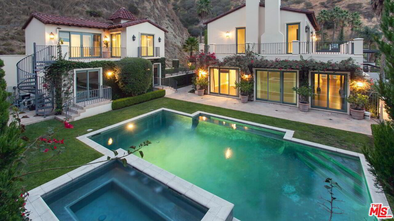 1693 Marmont Ave in Los Angeles, CA - Building Photo