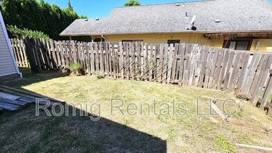 906 Pioneer St in Ridgefield, WA - Building Photo - Building Photo