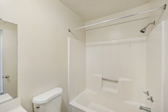 4833 Berwyn House Rd in College Park, MD - Building Photo - Building Photo