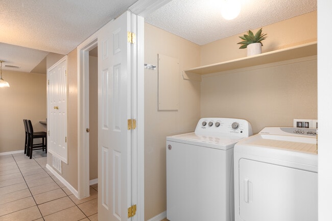 Patriot Palms in El Paso, TX - Foto de edificio - Building Photo