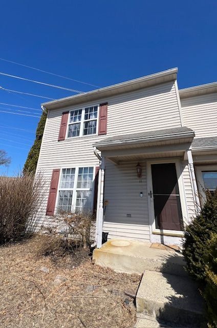11 Broadwinge Cir in Hamburg, PA - Building Photo