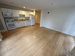 32 Boylston St, Unit 5 in Boston, MA - Building Photo - Building Photo