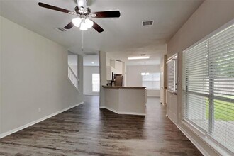 16023 Willowpark Dr in Tomball, TX - Building Photo - Building Photo