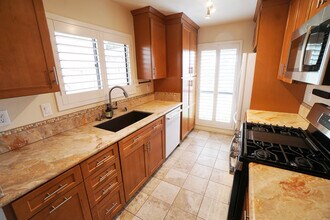 712 Vallejo Villas in Los Angeles, CA - Building Photo - Building Photo