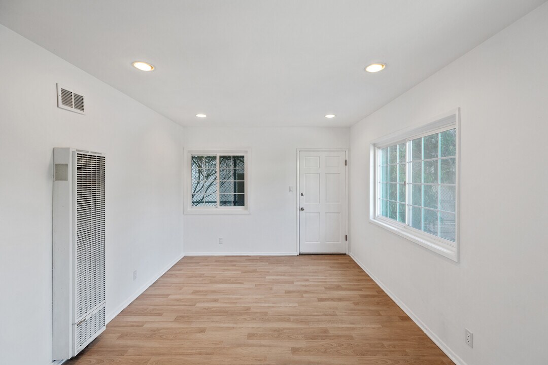 6237 Afton Pl, Unit 1/2 in Los Angeles, CA - Foto de edificio