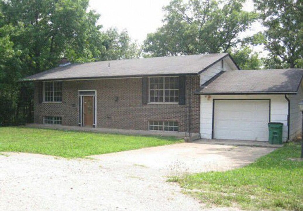 311 Mont Divier Dr in Bonne Terre, MO - Building Photo
