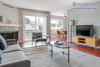 235 Arlington Rd in Redwood City, CA - Foto de edificio - Building Photo