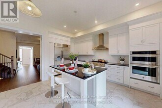 100 Ballantyne Blvd in Vaughan, ON - Building Photo - Building Photo