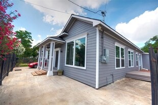 2121 Common St, Unit A