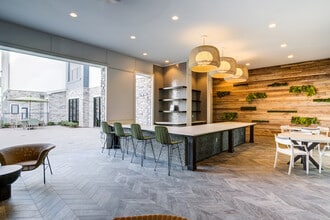 Harper Lake Houston in Humble, TX - Foto de edificio - Building Photo