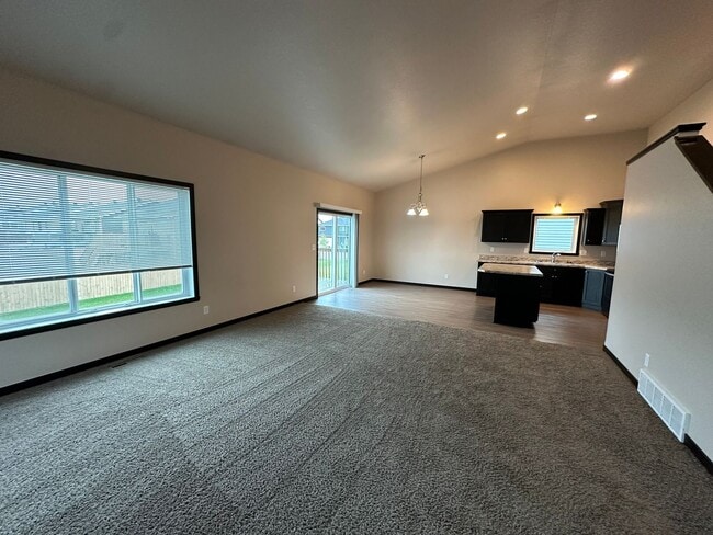 3017 33rd Ave S in Moorhead, MN - Building Photo - Building Photo