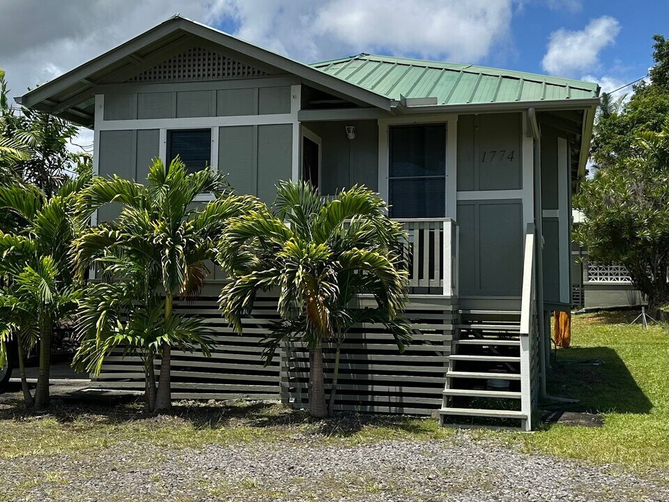 1774 Kilauea Ave in Hilo, HI - Building Photo