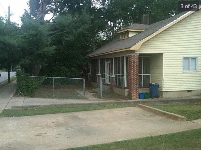 341 Athens Ave in Athens, GA - Foto de edificio - Building Photo