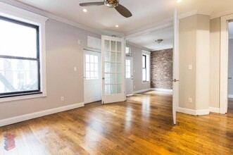 340 E 18th St in New York, NY - Foto de edificio - Building Photo
