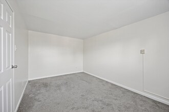 13659 Philmont Ave in Philadelphia, PA - Building Photo - Building Photo