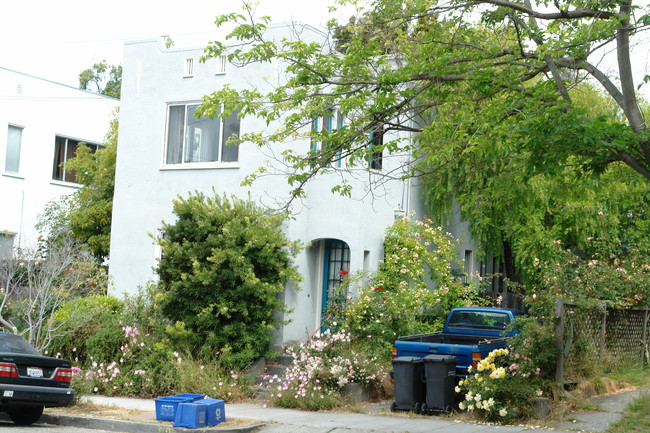 2415-2417 Dowling Pl in Berkeley, CA - Building Photo - Building Photo