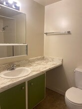 951 Cedar St in Campbell River, BC - Building Photo - Building Photo