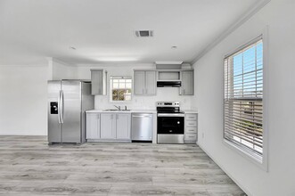 2410 Skyview St in Sebring, FL - Building Photo - Building Photo