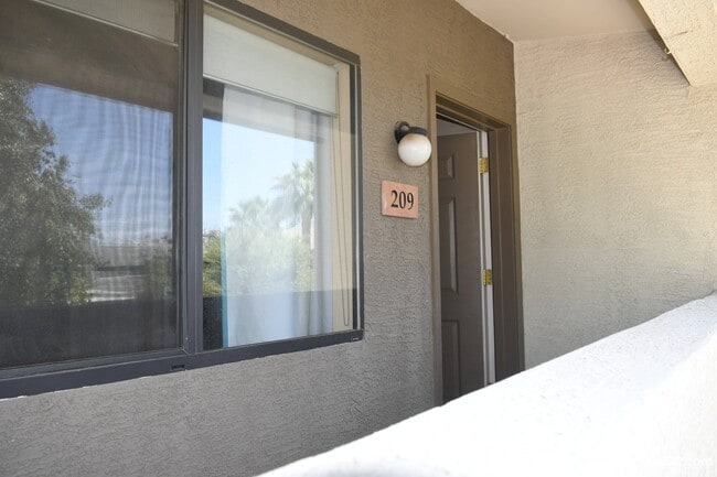 3301 E Earll Dr in Phoenix, AZ - Building Photo - Building Photo