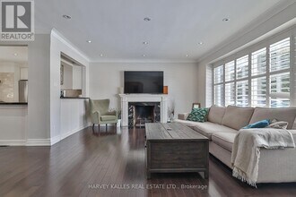 23 Rothmere Dr in Toronto, ON - Building Photo - Building Photo