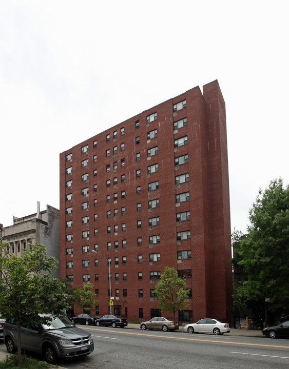 Prince Hall Plaza in New York, NY - Foto de edificio