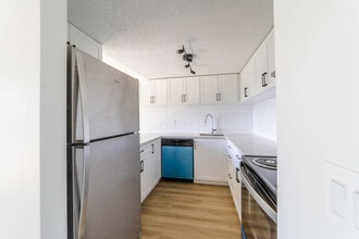 King's Alley in Calgary, AB - Building Photo - Building Photo