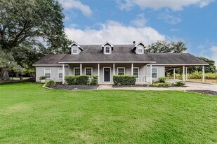 8411 Syms St in Fulshear, TX - Building Photo