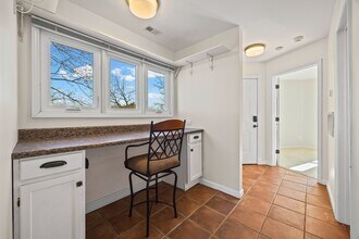 372 Northwest Dr in Davidson, NC - Building Photo - Building Photo