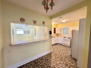 3828 Avenue S 1/2 in Galveston, TX - Building Photo - Building Photo