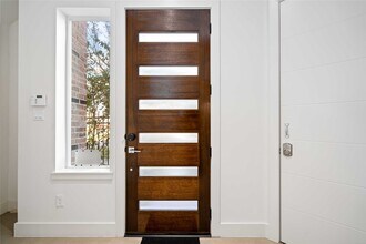 2004 Rosedale St in Houston, TX - Building Photo - Building Photo