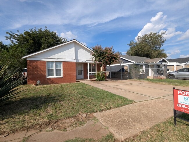 1908 27th St in Lubbock, TX - Building Photo - Building Photo