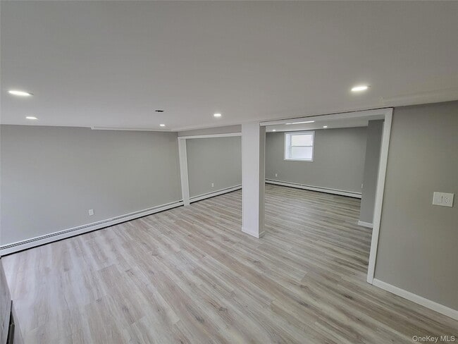 96 Hallock Landing Rd in Rocky Point, NY - Building Photo - Building Photo