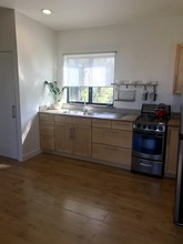 1070 Amoroso Pl, Unit 1072 in Los Angeles, CA - Building Photo - Building Photo