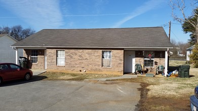 108 Howard St in Maryville, TN - Building Photo - Building Photo