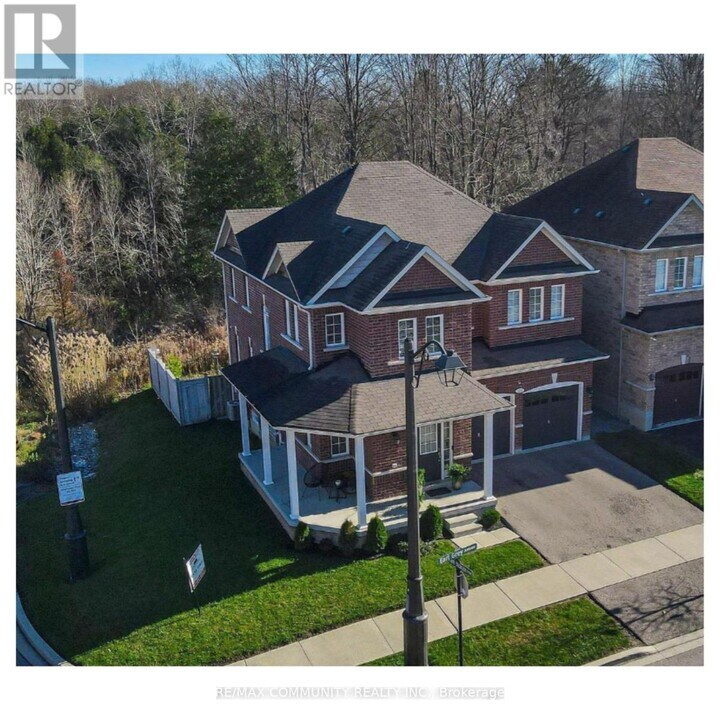2493 Earl Grey Ave in Pickering, ON - Building Photo