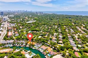 5200 Riviera Dr in Coral Gables, FL - Building Photo