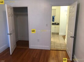 128 Hemenway St, Unit 20 in Boston, MA - Building Photo