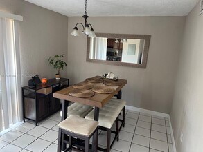 4515 SW 68th Ct Cir in Miami, FL - Building Photo - Building Photo