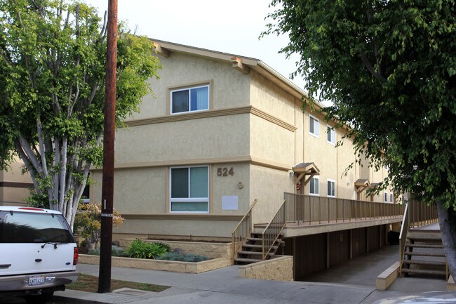 Sun Haven Apartments in Long Beach, CA - Building Photo - Building Photo