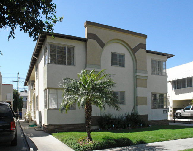 1227 S Sherbourne Dr in Los Angeles, CA - Foto de edificio - Building Photo