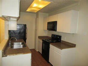 8404 Forest Ln in Dallas, TX - Building Photo - Building Photo