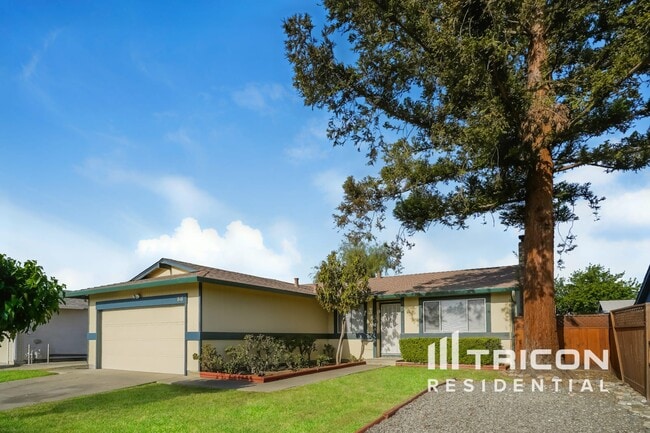 property at 816 Spoonbill Ln